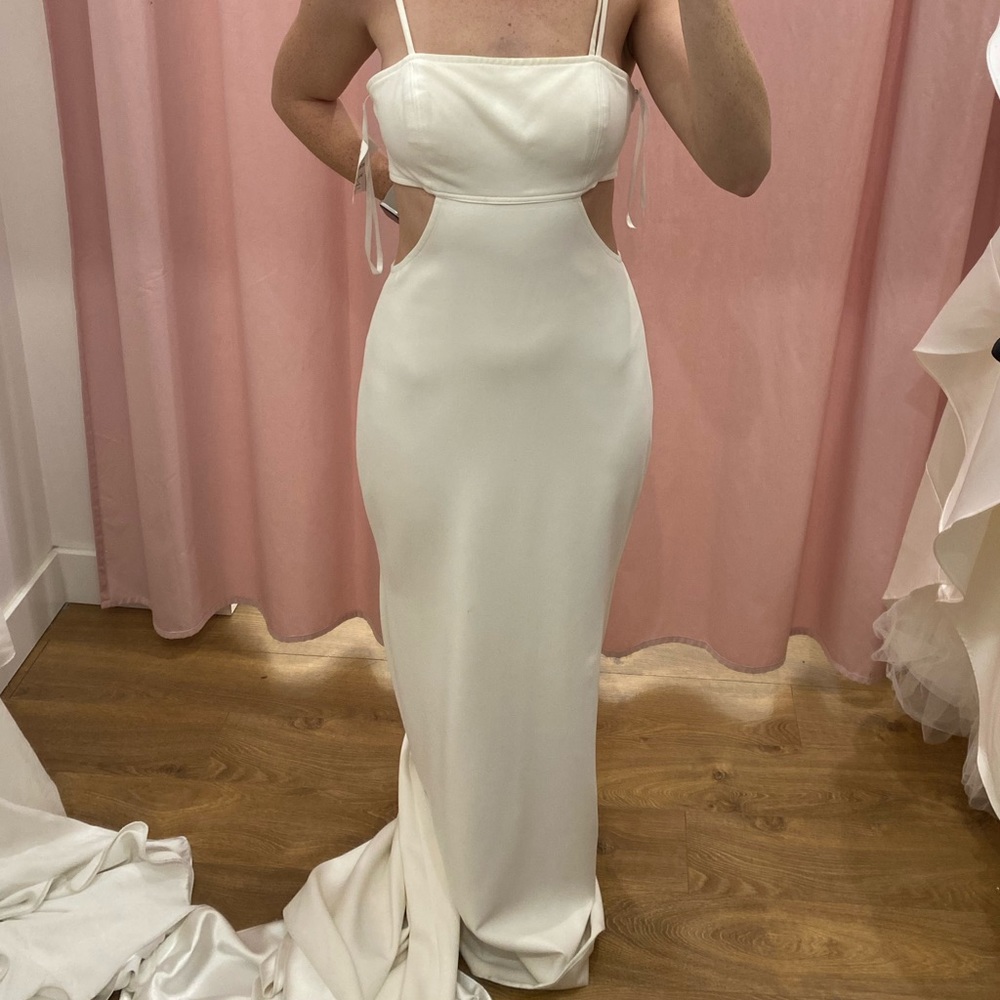 Wedding Dress Size 2/4 Ivory